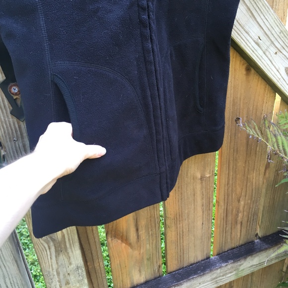 Black Old Navy Winter Vest - Picture 3 of 4